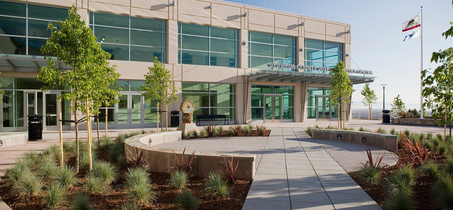 Photo of Alameda County Juvenile Center drought-friendly landscaping