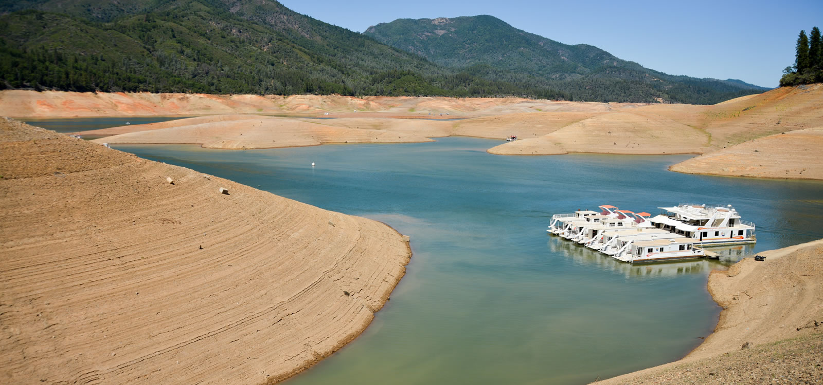 Image of lake shasta with historic low levels.
